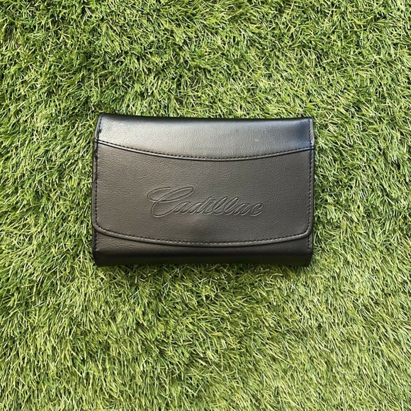 2016 Cadillac CTS CTS-V Sedan Owners Manual (2.0T 3.6T 6.2T Vsport, V, Premium) - Picture 8 of 10